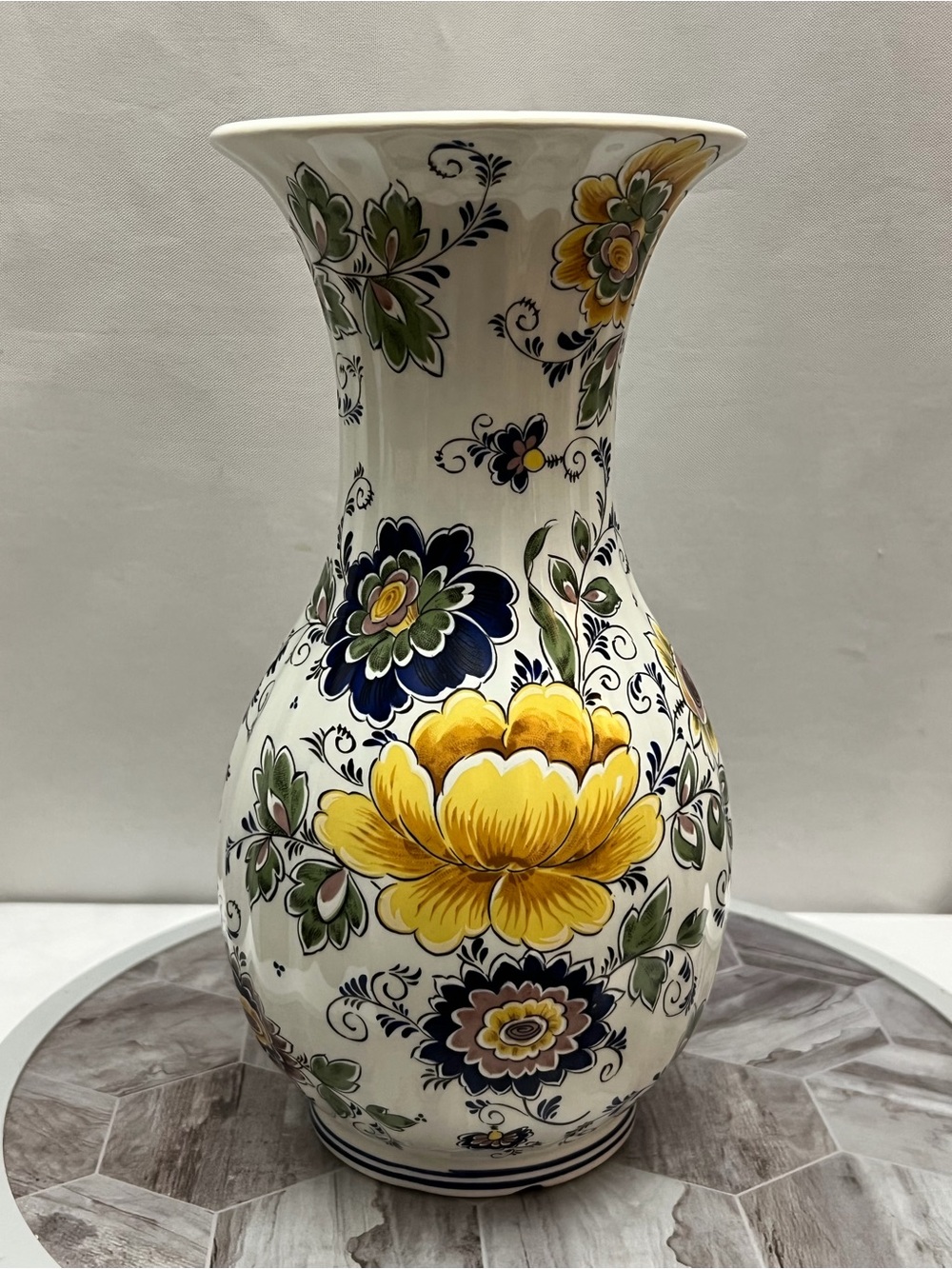 Italian Majolica Floral Vase Hand Painted Ceramiche Artistiche 11in Vase